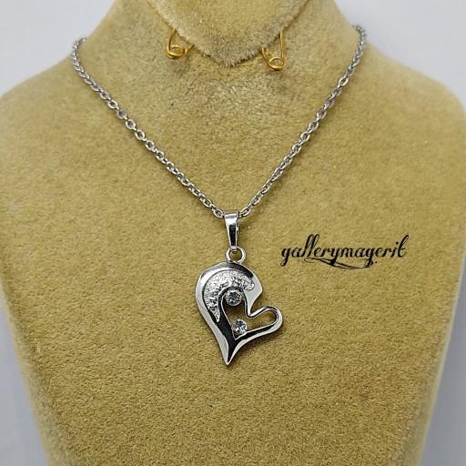 گردنبند طرح قلب با کیفیت عالی همراه با زنجیر بسیار شیک و زیبا